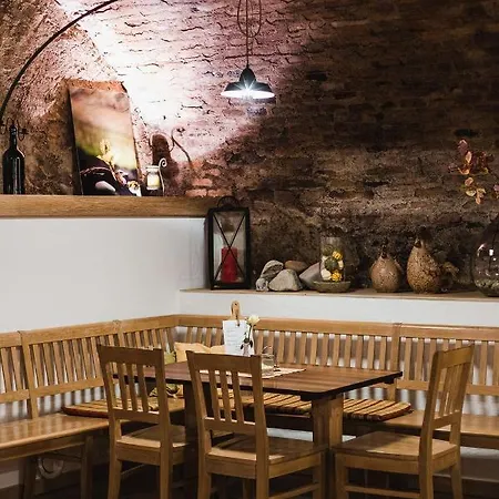 Weingut Ferdl Denk Casa de hóspedes 3*