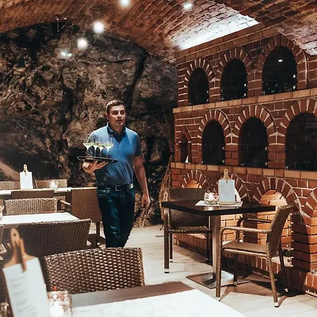 Weingut Ferdl Denk וויסנקירשן אין דר וואכאו