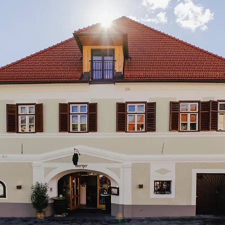Weingut Ferdl Denk בית הארחה וויסנקירשן אין דר וואכאו